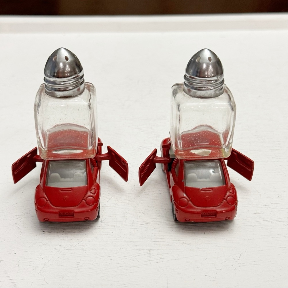 Siku Red VW Volkswagen Beetle Die Cast Car Salt & Pepper Shakers 1984 Vintage - Picture 6 of 12
